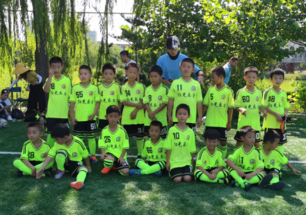 北京阳光乐贝足球俱乐部报名参加少儿足球的学生