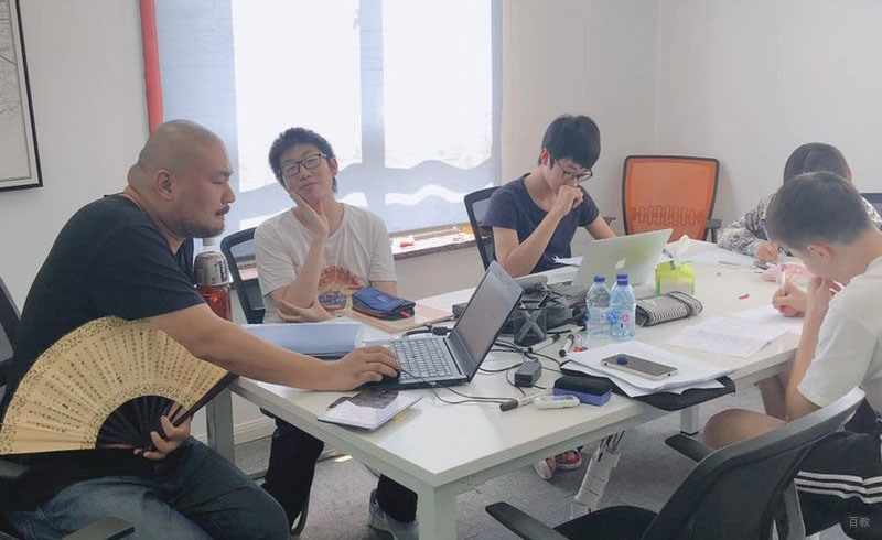 老师现场教学指导