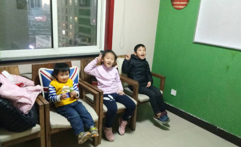 郑州假日外语少儿英语课堂