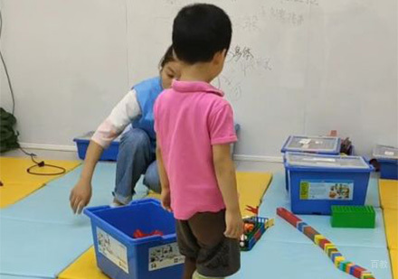 校区学生