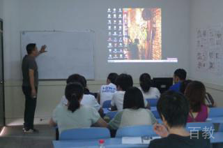 老师现场教学指导