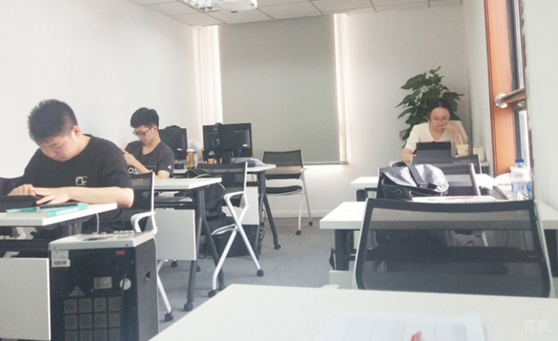 学员自习中