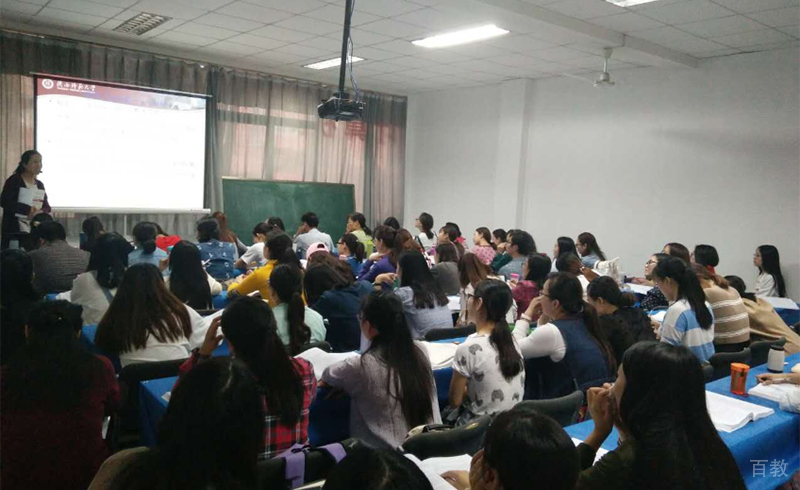 同学们上课情形