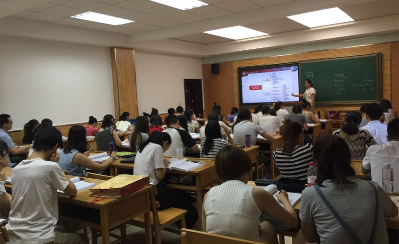 北京师大创程教育老师讲课状态