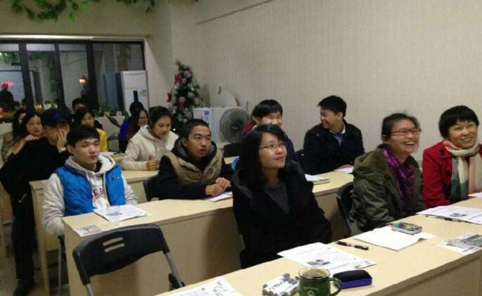 上海方引教育课堂气氛