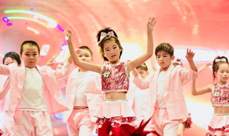 上海星河湾双语学校舞蹈表演