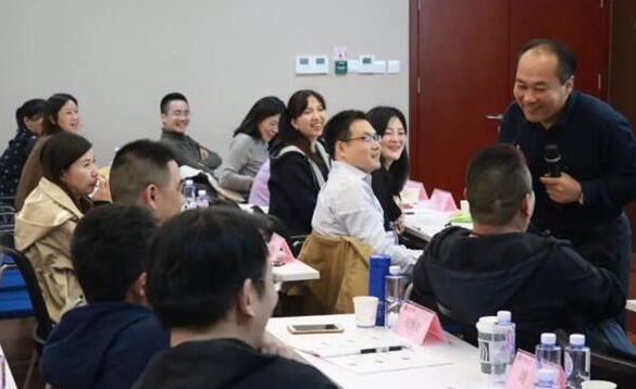 武汉新与成商学院_学习风采