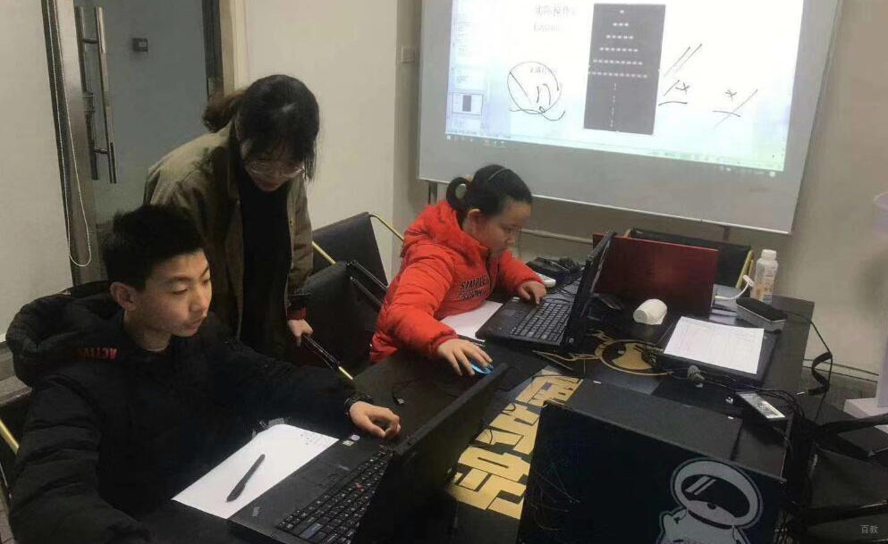 合肥趣乐码少儿编程_老师指导