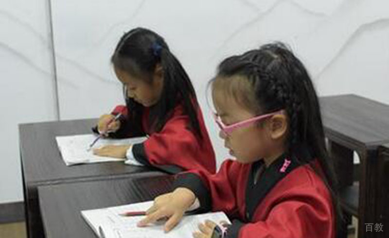 三千小童国学馆学习氛围