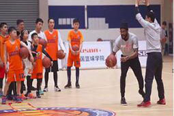杭州USBA美国篮球学院教练讲解