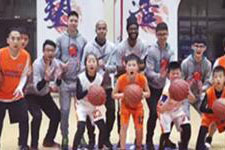 杭州USBA美国篮球学院_教练与学员合影