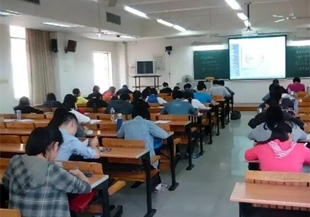 北京一比三教育学员上课环境