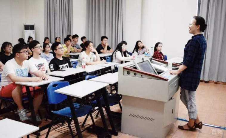 上海海岸线留学_专家授课