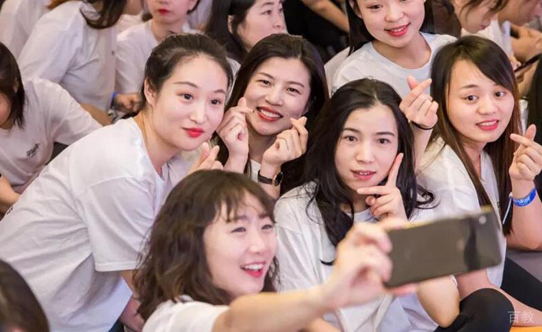 上海亚洲TB瑜伽学院_学员合照