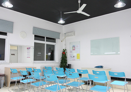 北京良径化妆造型学校教室环境