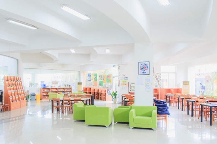 上海中加枫华国际学校_图书馆
