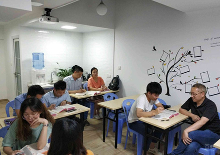 厦门波恩英语_学员上课场景