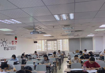 厦门聚创学历_学员上课场景
