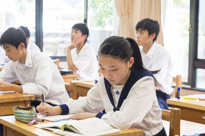 上海和风日本国际高中上课情景