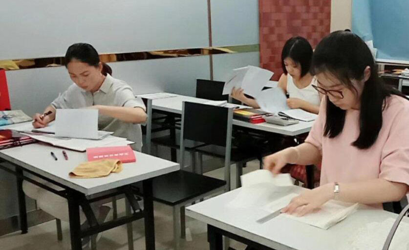 上海课小美课堂学习氛围