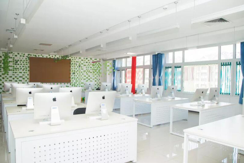 天津海嘉国际学校_机房教室