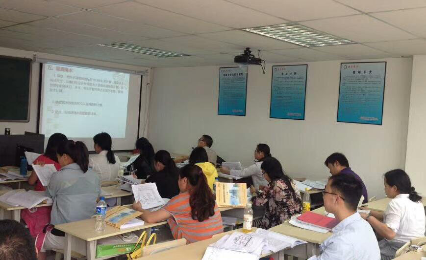 上海中教文化课堂学习氛围