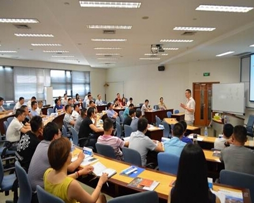 学校气氛