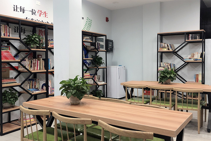重庆大成教育_宏帆校区图书角
