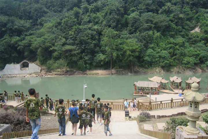 成都自强军事夏令营_基地周边古镇湖畔