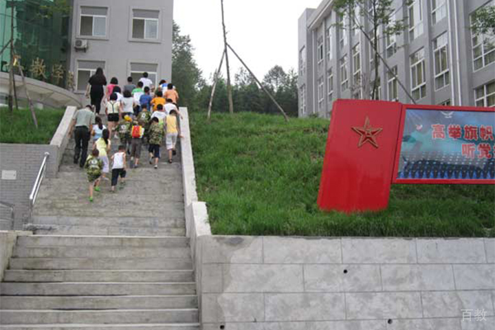 成都自强军事夏令营_教学楼