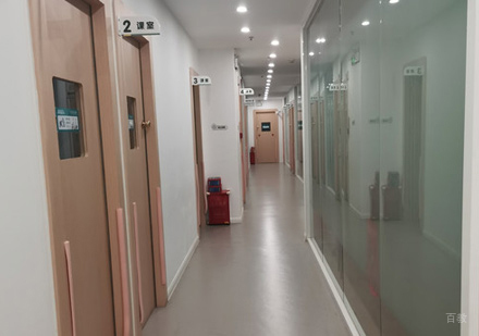 郑州东方启音_授课教室走廊环境