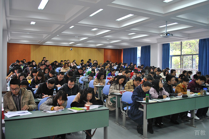 学生上课现场