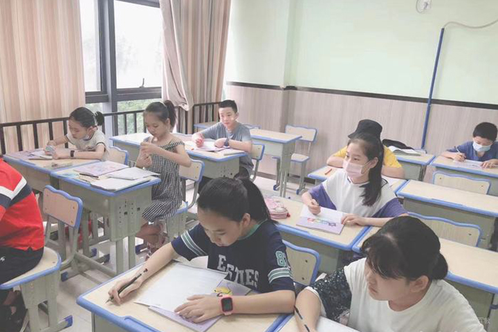 成都丹秋名-师堂_学生上课现场