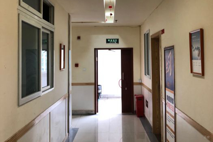 成都丹秋名-师堂_学校安全出口