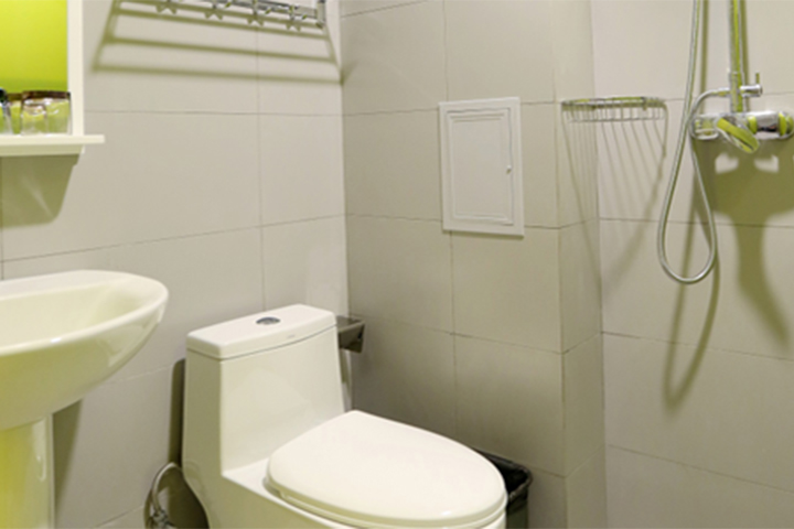 重庆中公留学学生宿舍的厕所