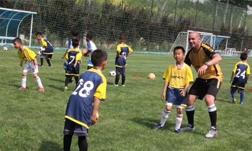 北京红黑骑士青少年足球俱乐部教练指导训练
