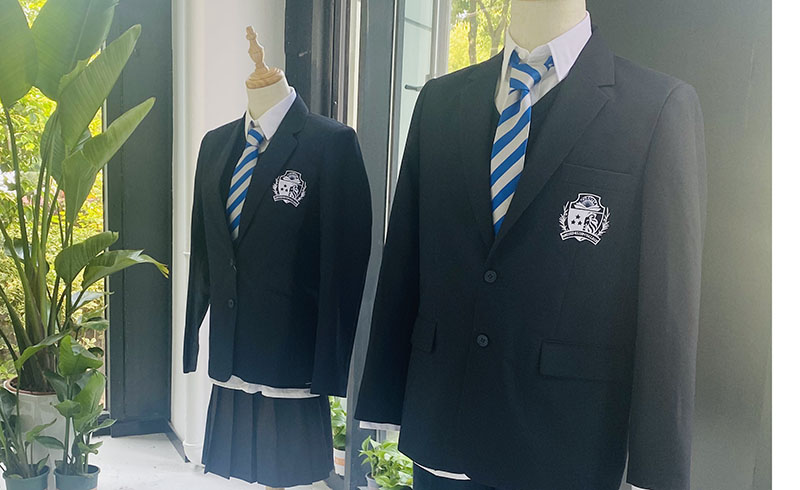 上海UEC国际学校校内校服展示