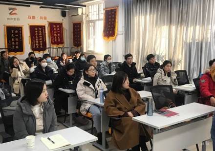 福州智圆MBA考研_校区学员课堂上课场景