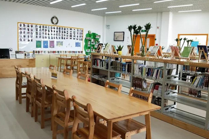 上海宏润博源学校教室环境