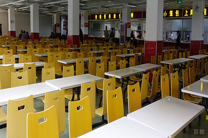 学校整洁食堂