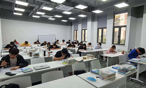 北京傲学国际教育学生们学习
