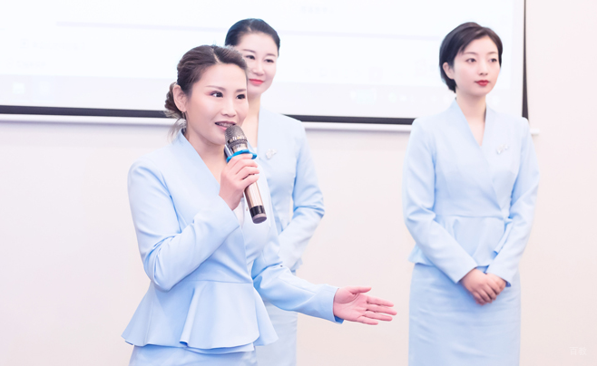 专家讲课