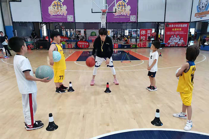 教练动作讲解