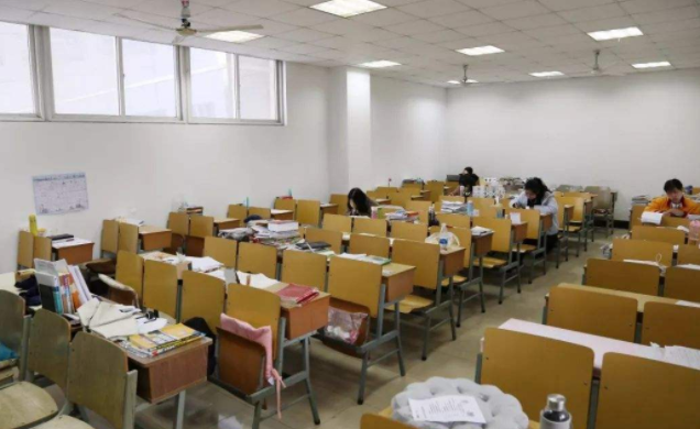 南宁中公考研_教室学习环境