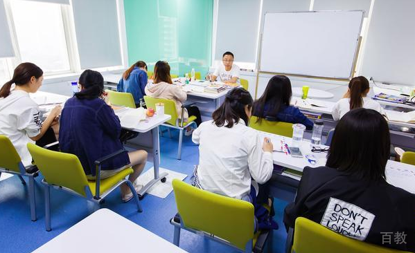 上海溢思教育_学员课堂学习