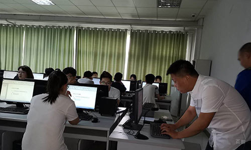北京职坐标IT_老师授课