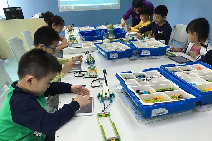 孩子课堂学习