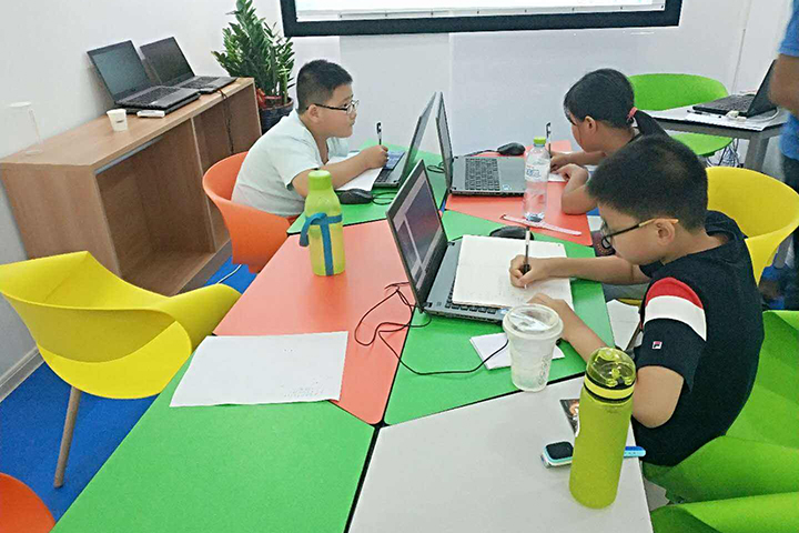 孩子课堂学习