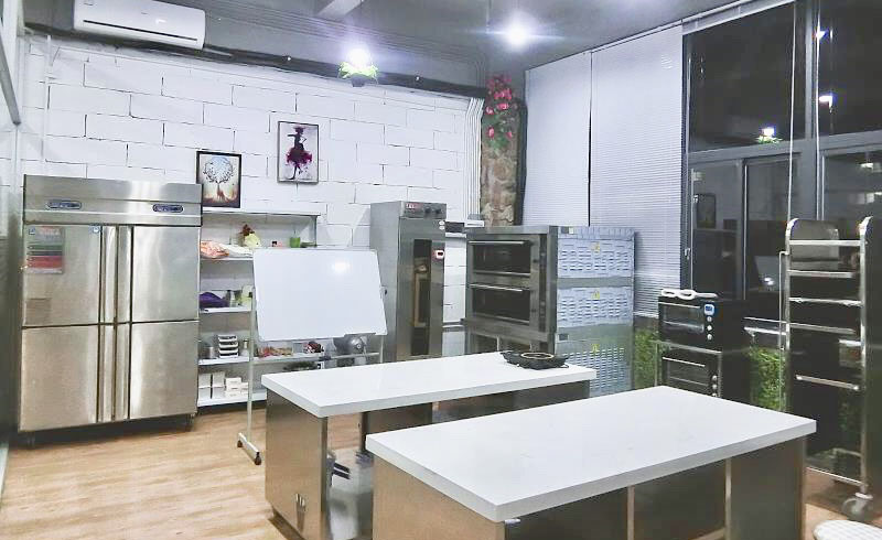 上海味尚国际烘焙培训学校专业的教学设备