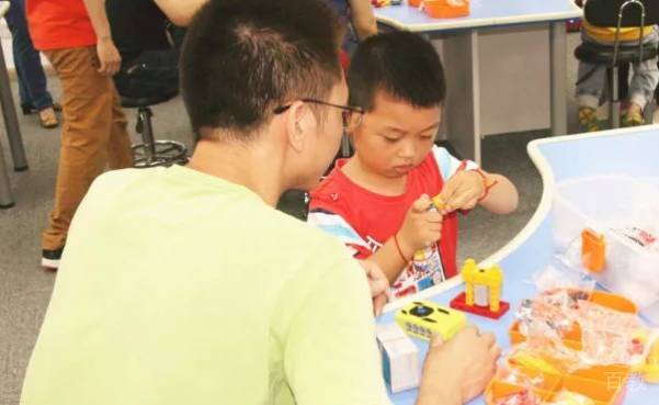 南宁优才乐学_孩子课堂学习
